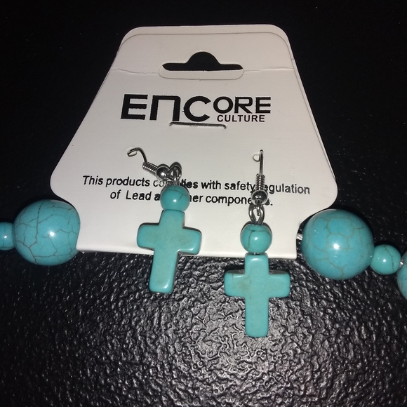 C 💟HARMING!/ TORQUOISE CROSS NECKLACE 💗 - Picture 2 of 8